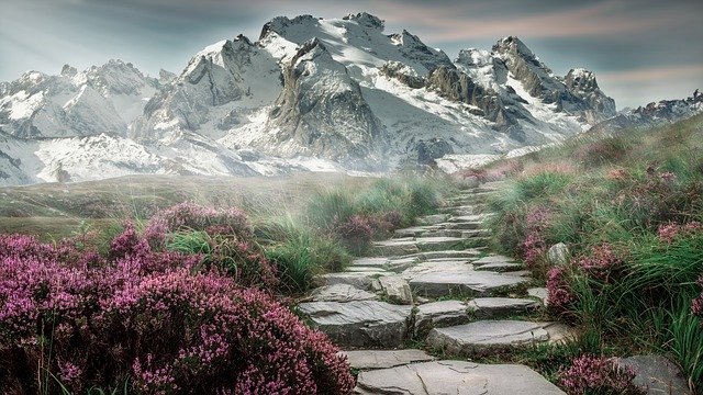 mountain-landscape-2031539_640