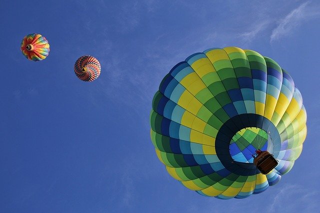 hot-air-balloons-1984308_640