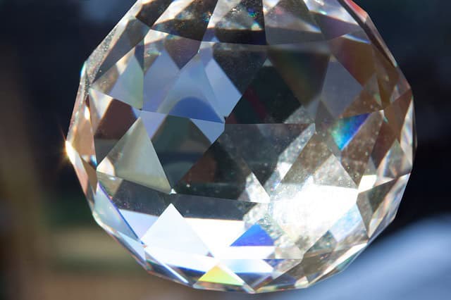 prism-ball-231462_640