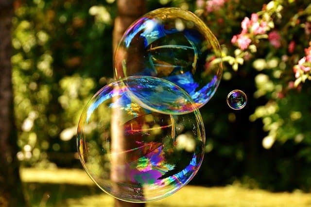 soap-bubble-2403673_640
