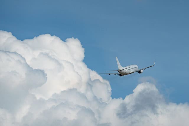 anestiev-airplane-7429725_640